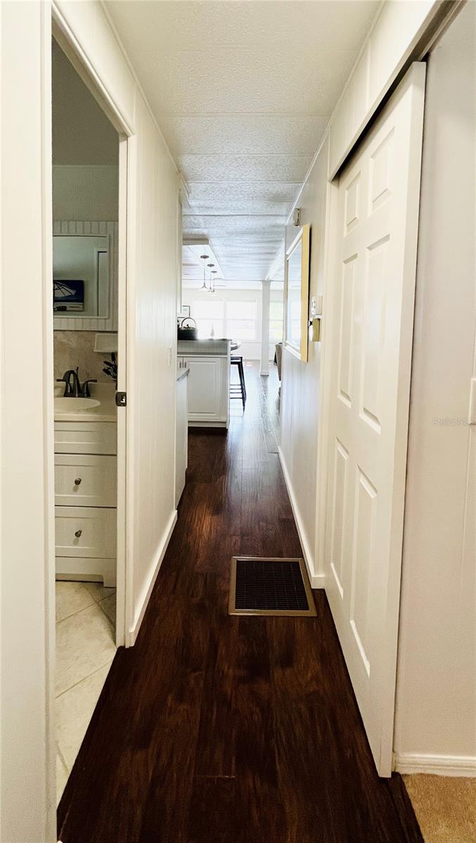 OAKWOOD MANOR - Residential