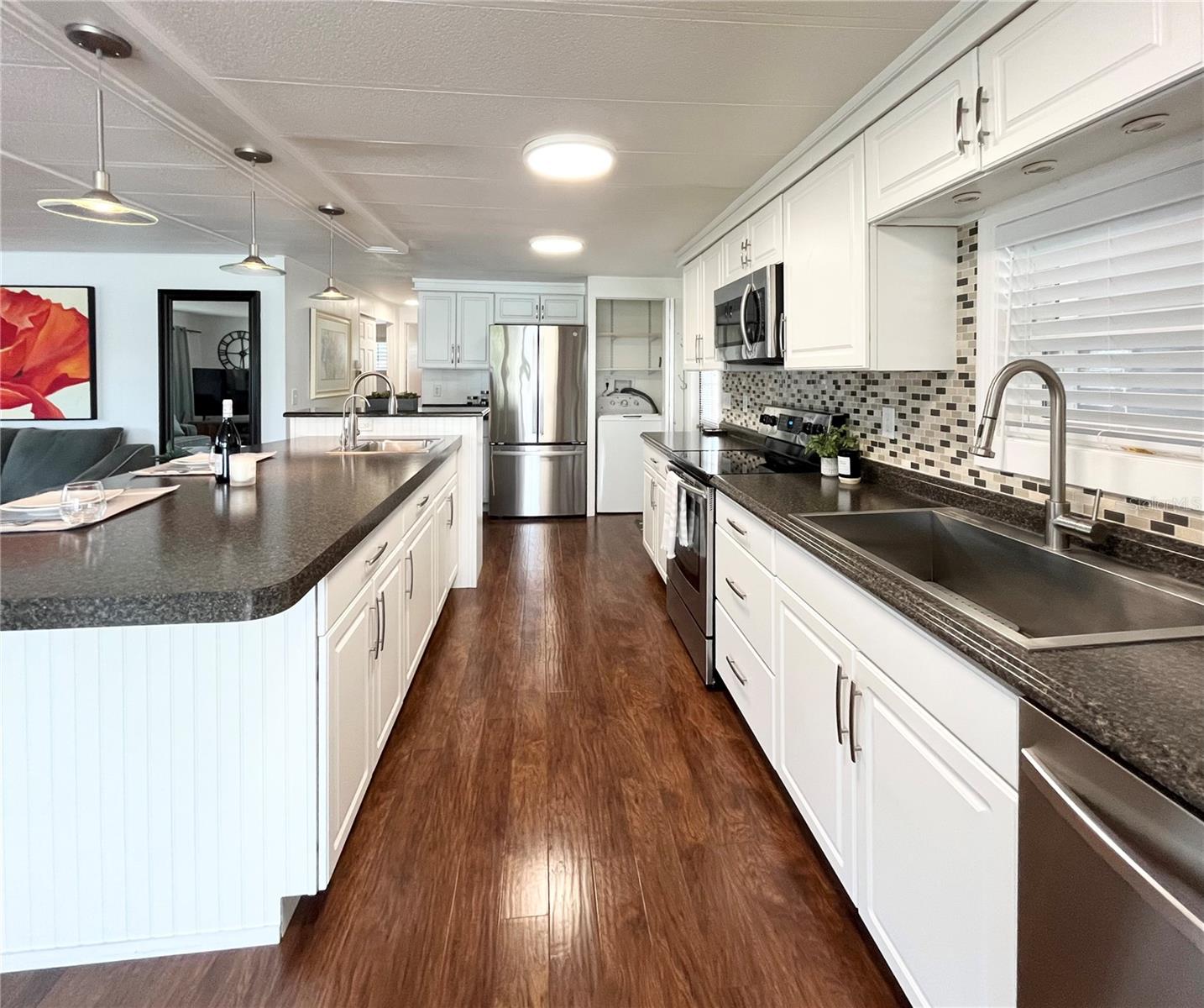 OAKWOOD MANOR - Residential