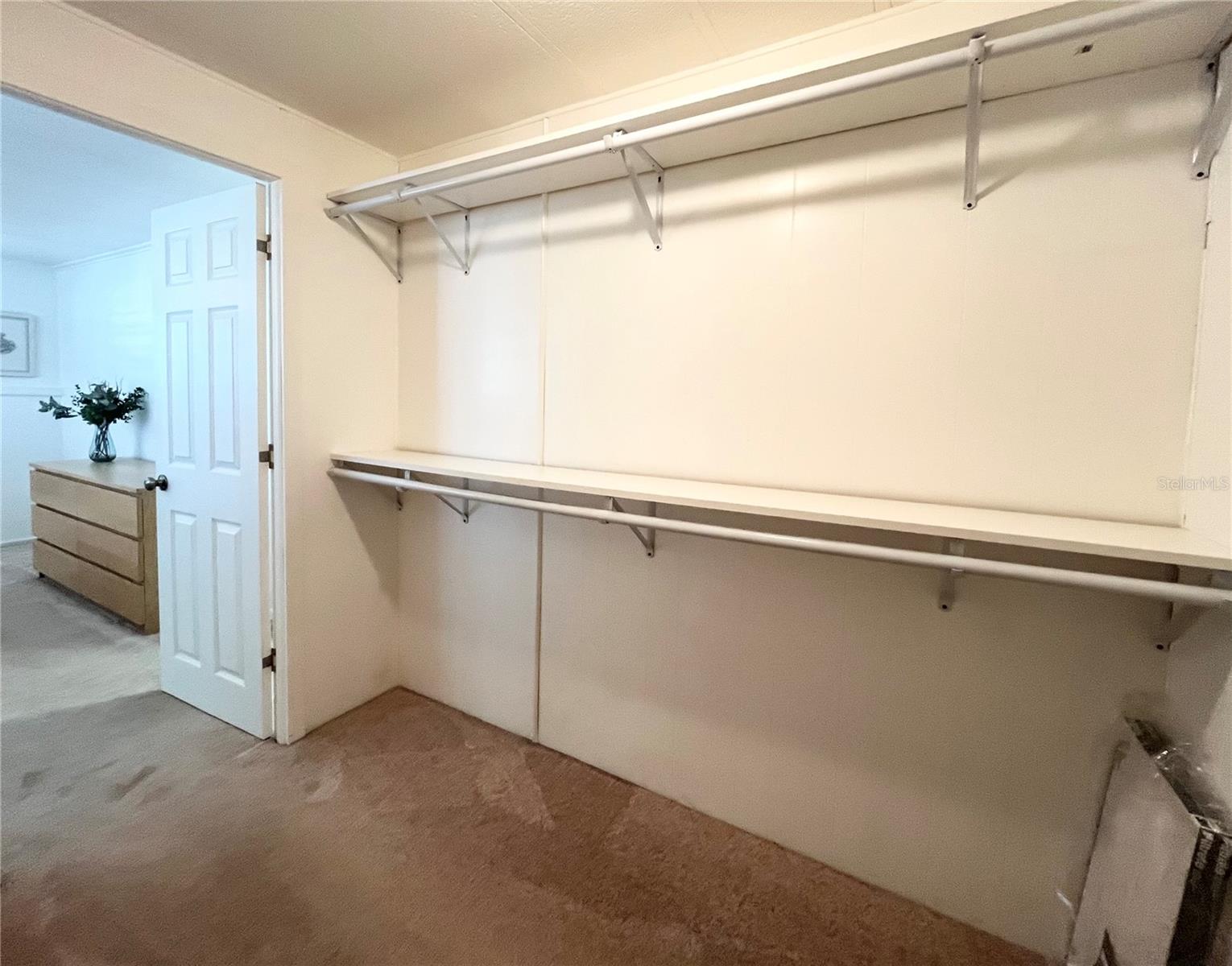 OAKWOOD MANOR - Residential