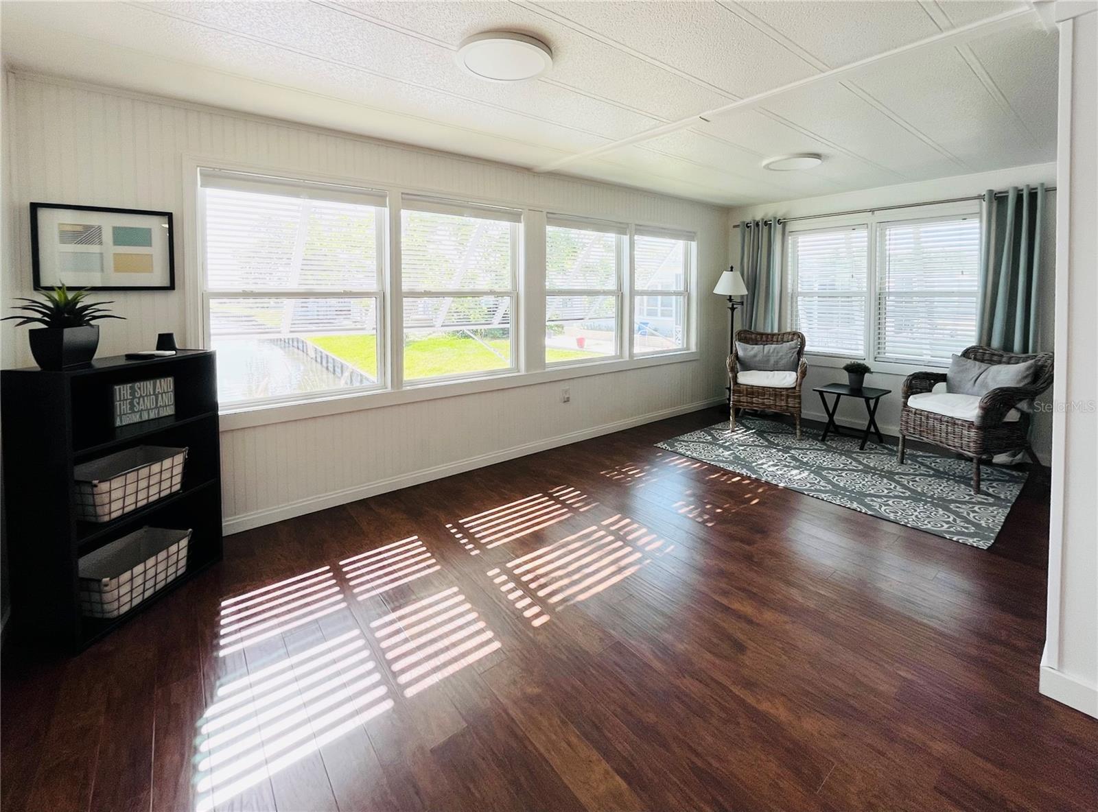 OAKWOOD MANOR - Residential