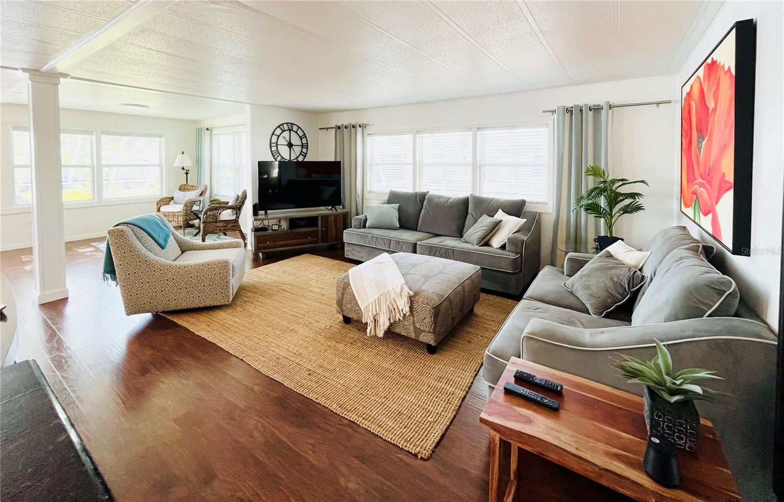 OAKWOOD MANOR - Residential