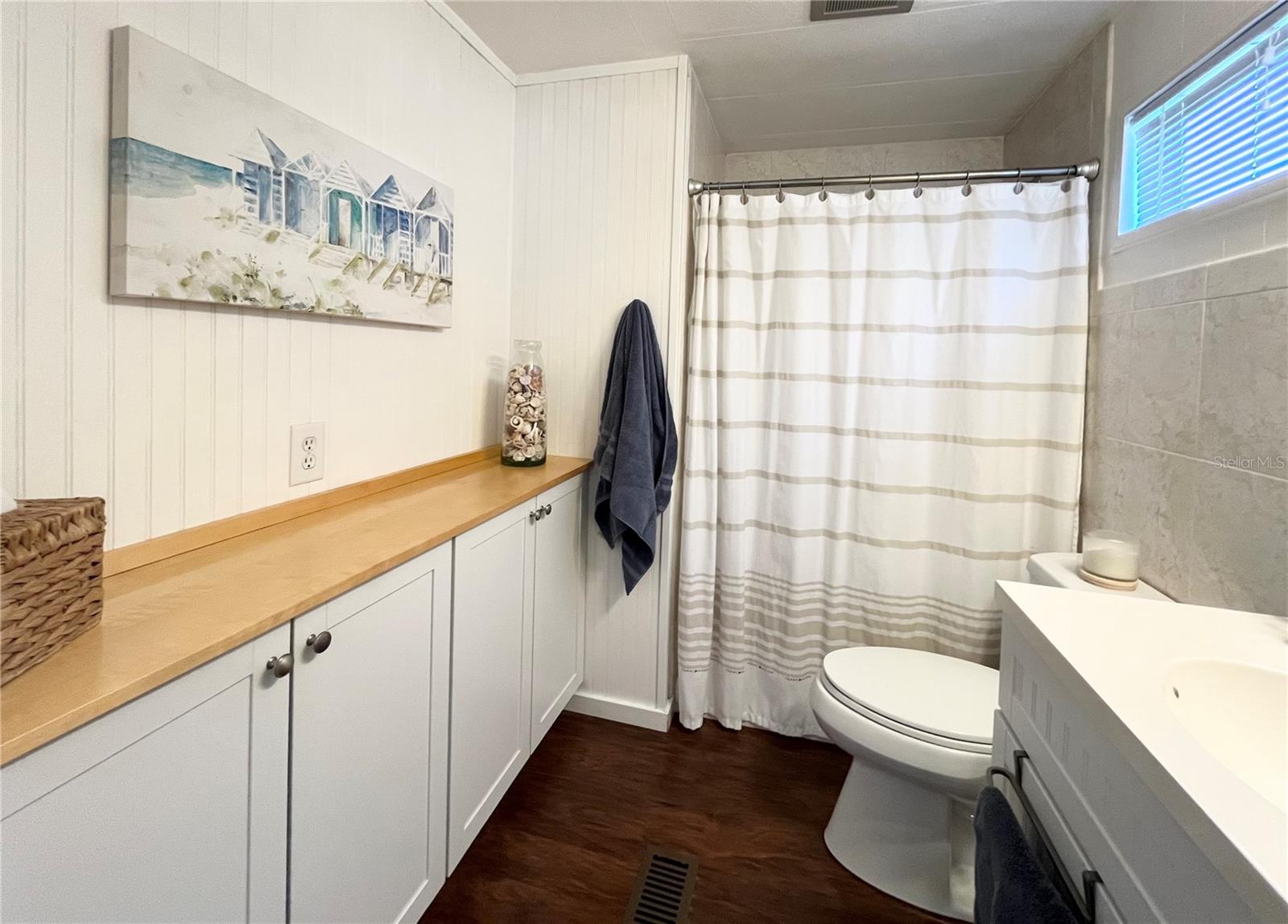 OAKWOOD MANOR - Residential