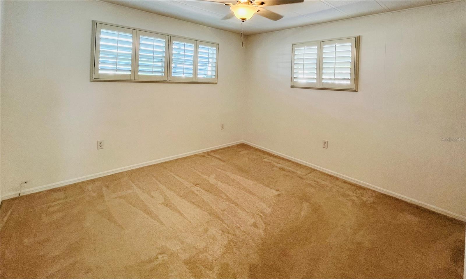 OAKWOOD MANOR - Residential