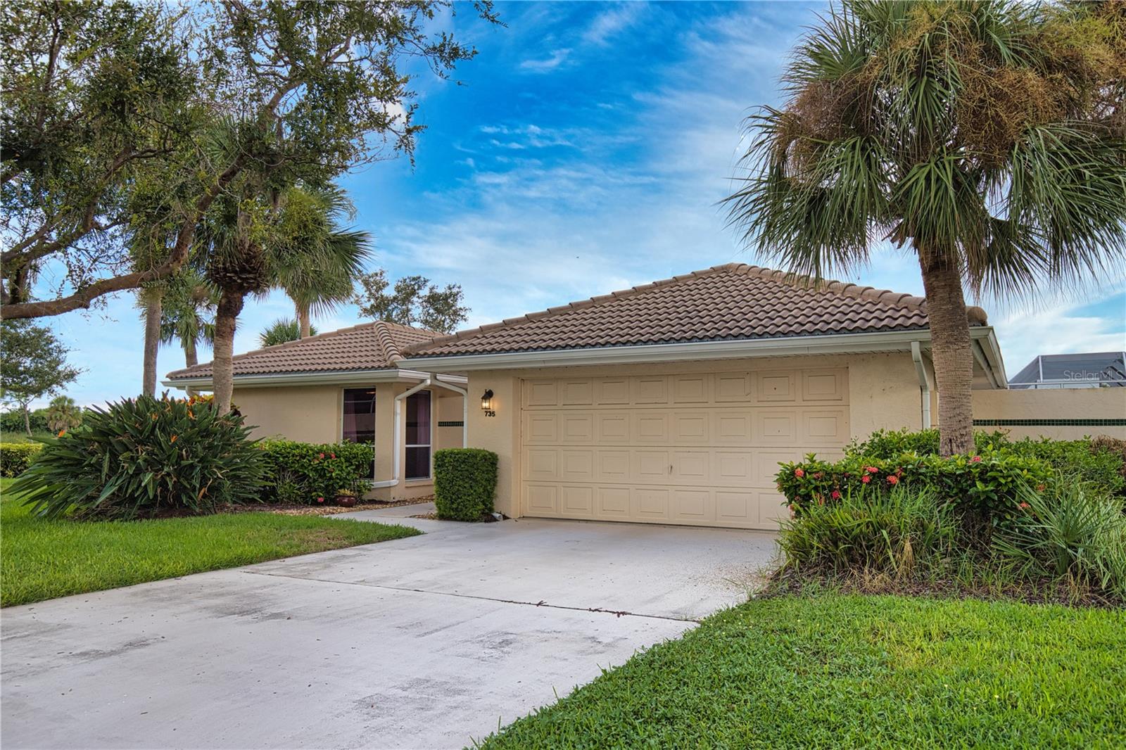 2025 AVAILABLE: DEC.
2026 AVAILABLE: JAN, FEB.
BOOK AT: $5200/PER MONTH (SEASON IS DEC-APRIL, 3 MONTH MINIMUM)
*PRICES MAY VARY DEPENDING ON NUMBER OF NIGHTS BOOKED*
Spend your winter in style in this beautifully maintained villa in the exclusive gated community of Saint George at The Plantation Golf & Country Club. Just a short drive away from Venice Historical Downtown, Venice Beach and Pier, shopping and restaurants or driving south to the New Atlanta Braves Stadium, local parks and more. This 2 Bedroom, 2 Bath, maintenance-free villa offers the perfect lakefront setting for a relaxing seasonal escape. The Master Bedroom features a King sized bed and an ensuite Master Bathroom that is equipped with dual vanity sinks and a walk-in shower. The Guest Bedroom features Twin beds and is nicely situated to the Guest Bath that features a tub and shower combination. The enclosed lanai is lined with open windows that flood the home with natural light, offering serene lake views and a glimpse of Florida’s vibrant birdlife.
Located just a short drive to historic Downtown Venice, Venice Beach, the Pier, dining, shopping, and the new Atlanta Braves Spring Training stadium, this villa offers the ideal blend of comfort and location for your seasonal retreat.
Provided by Compass Property Management - Your direction to Annual and Seasonal Living! For further information and availability please visit www.compasspm.net.
~Included in rent: Water, Sewer, Garbage, Cable TV or Streaming Service, Wi-Fi, Landscaping, & Electric.
~Paid in full under 90 Days, $145 Booking Fee, $1000 Security Deposit, $300 Clean, plus 13% Tax.
Disclaimer: information, regardless of source, is not guaranteed and should be verified.
