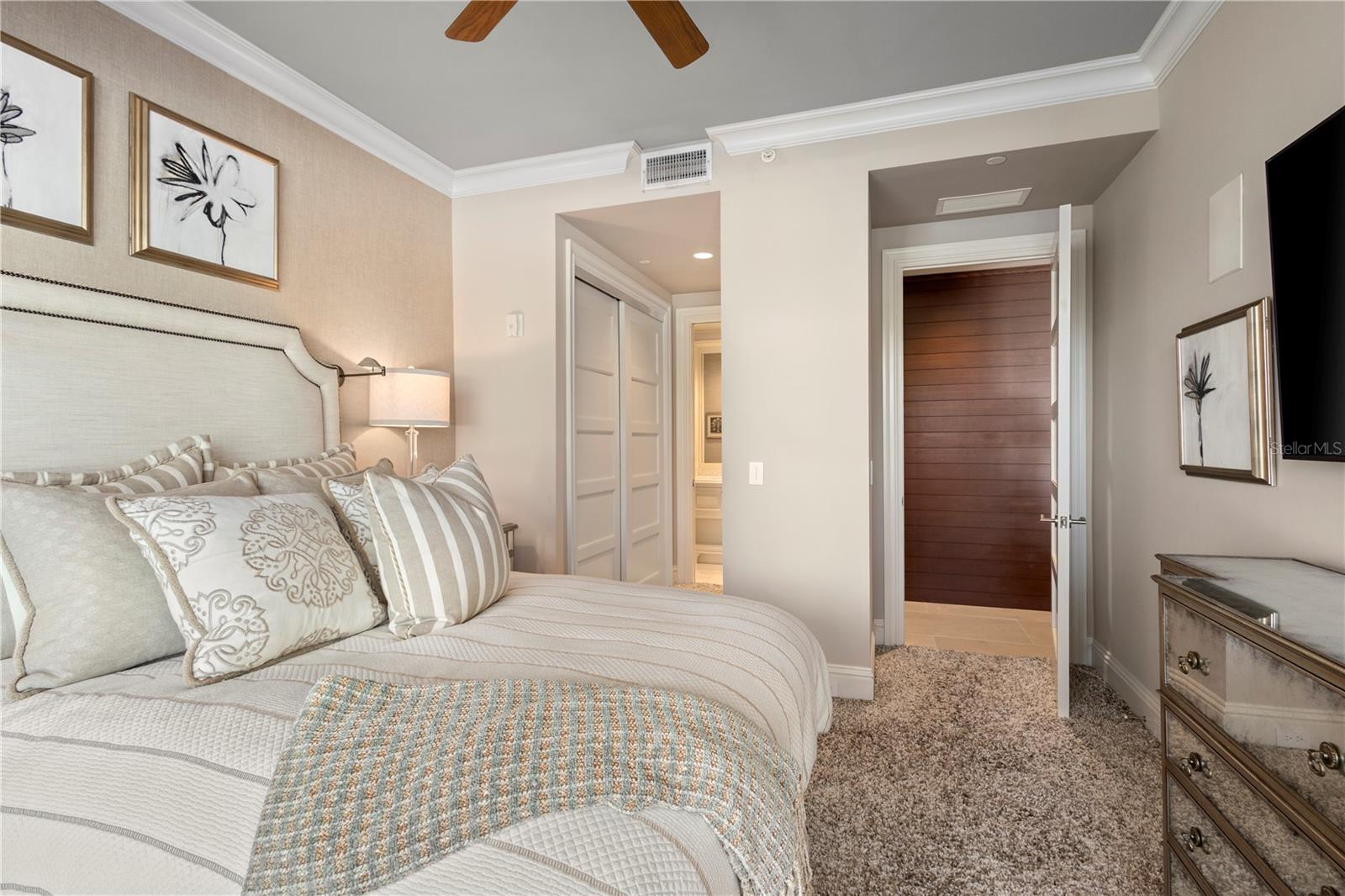 ARIA LONGBOAT KEY - Residential