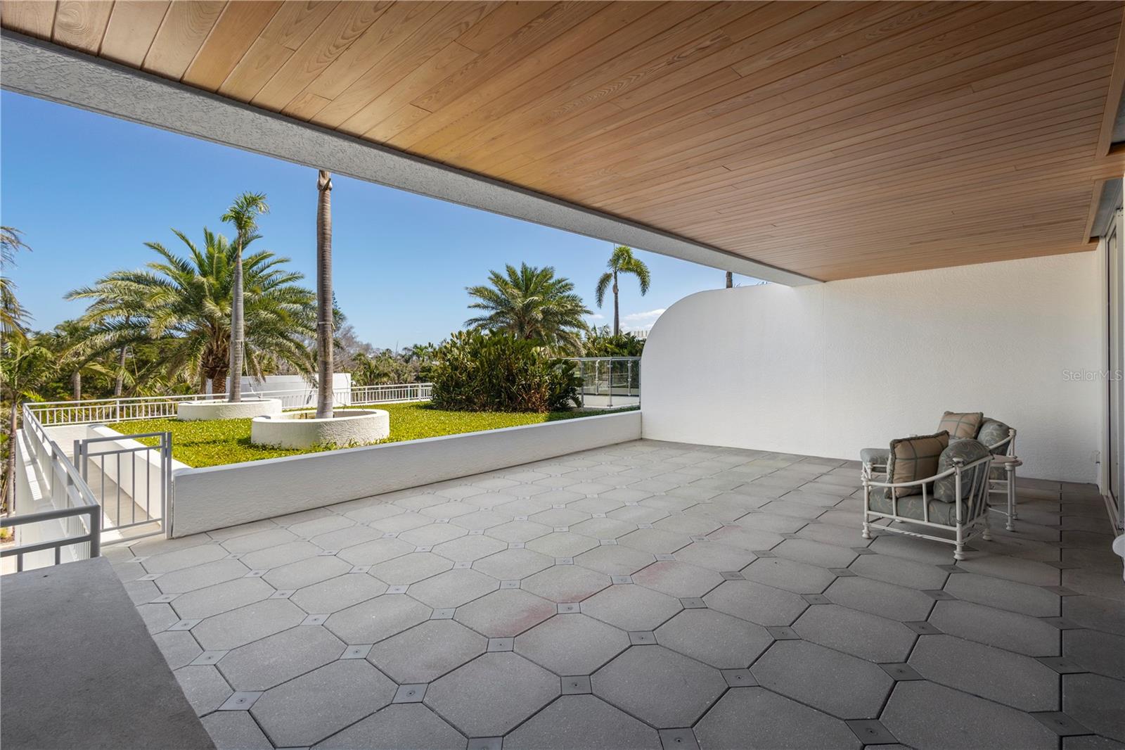 ARIA LONGBOAT KEY - Residential