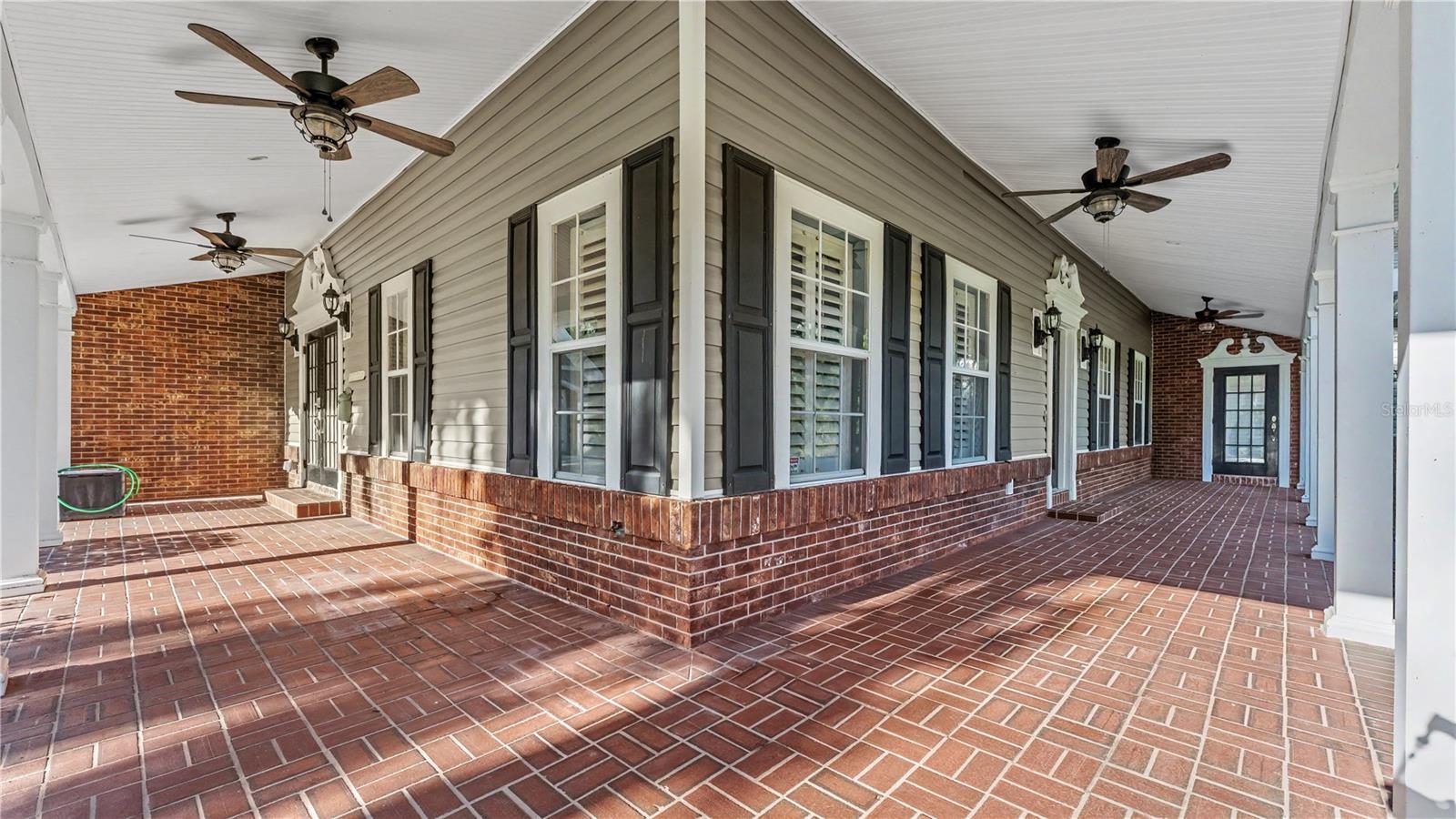 4233 HOMEWOOD LANE