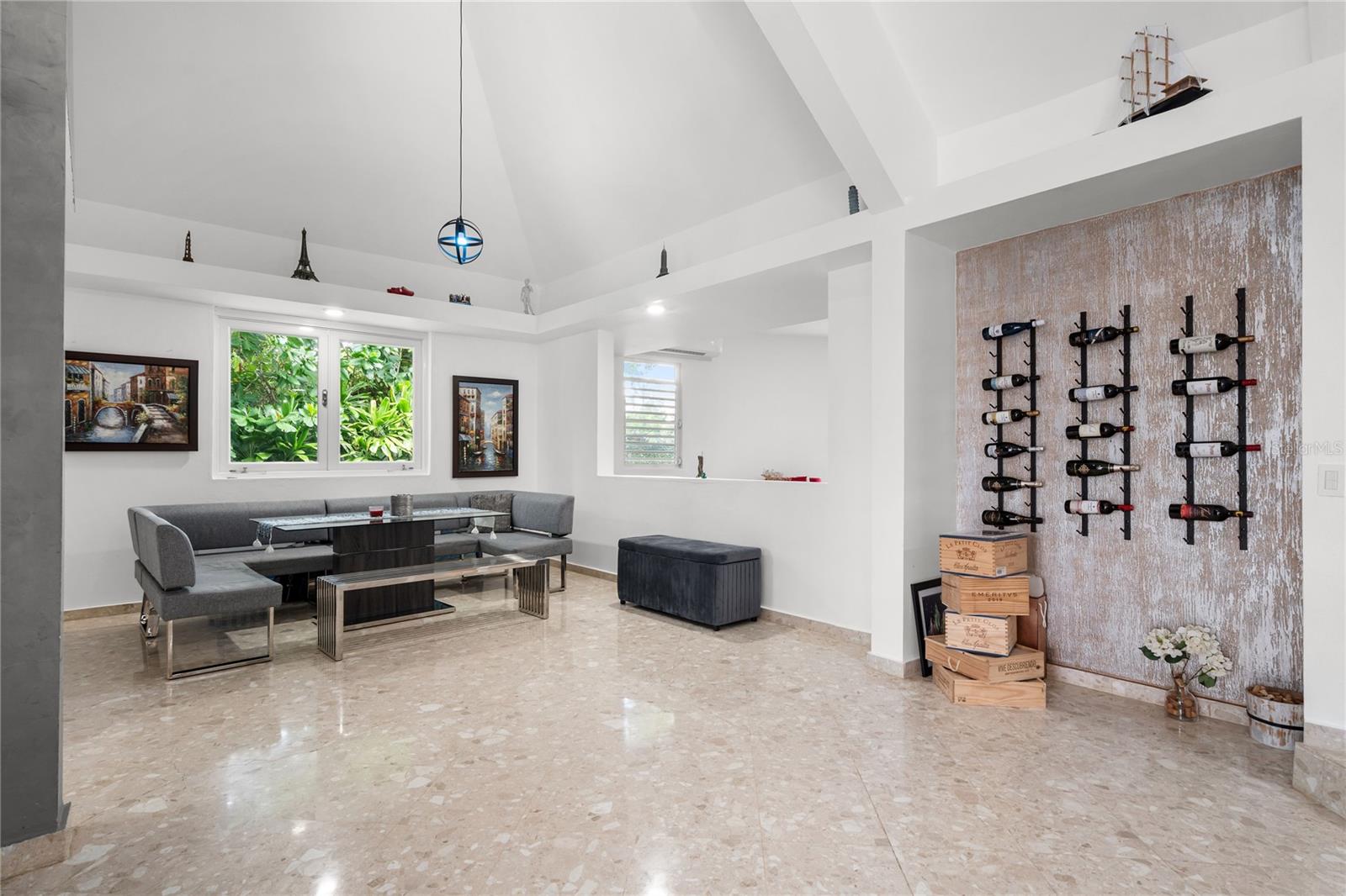 SUNSET HILLS - Residential