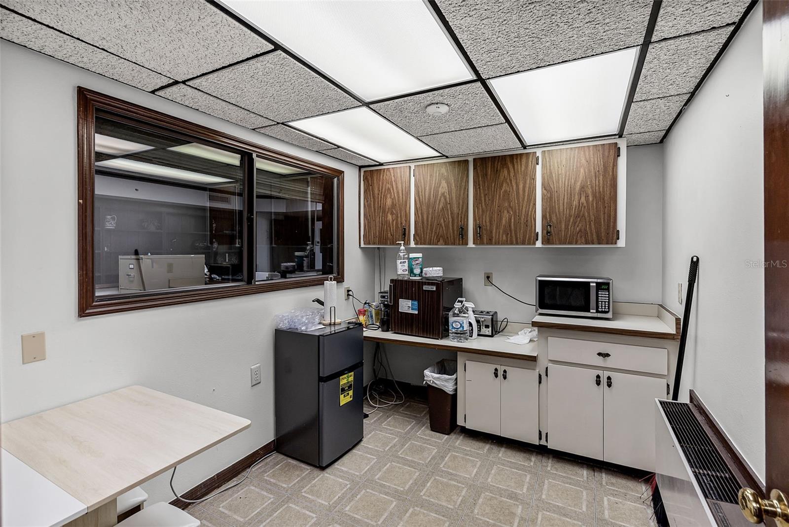 TAVARES - Commercial Sale