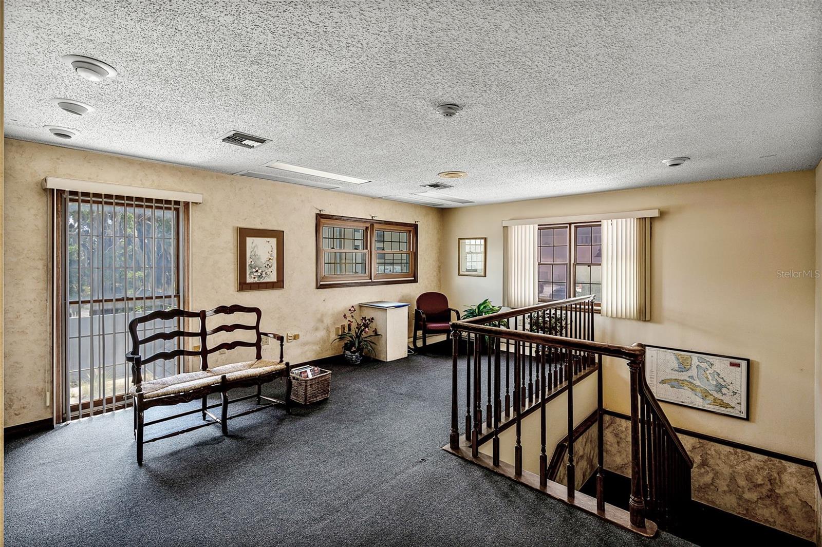 TAVARES - Commercial Sale