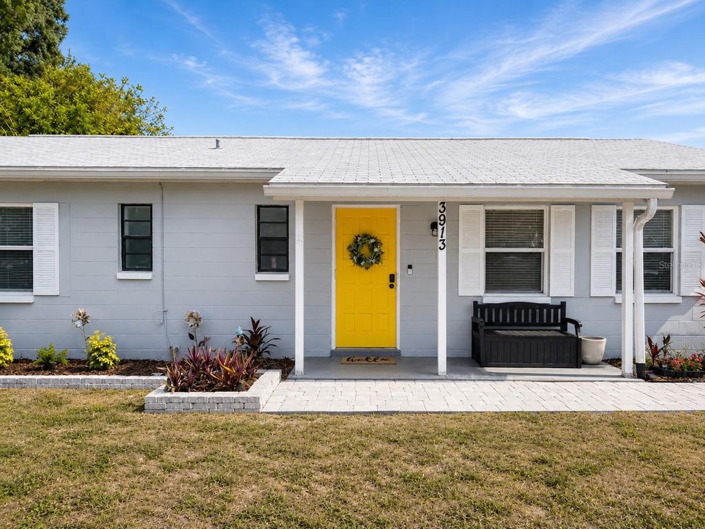 Photo of 3913 W Leila Avenue, Tampa, FL 33616 (MLS # TB8507077)