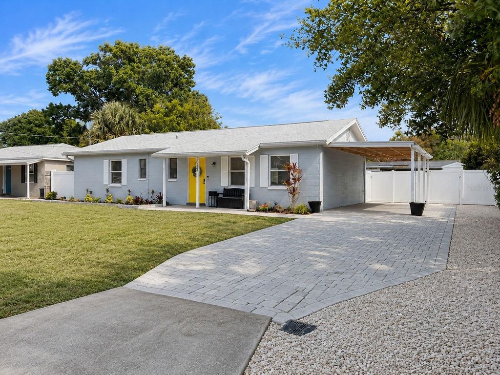 Photo of 3913 W Leila Avenue, Tampa, FL 33616 (MLS # TB8507077)
