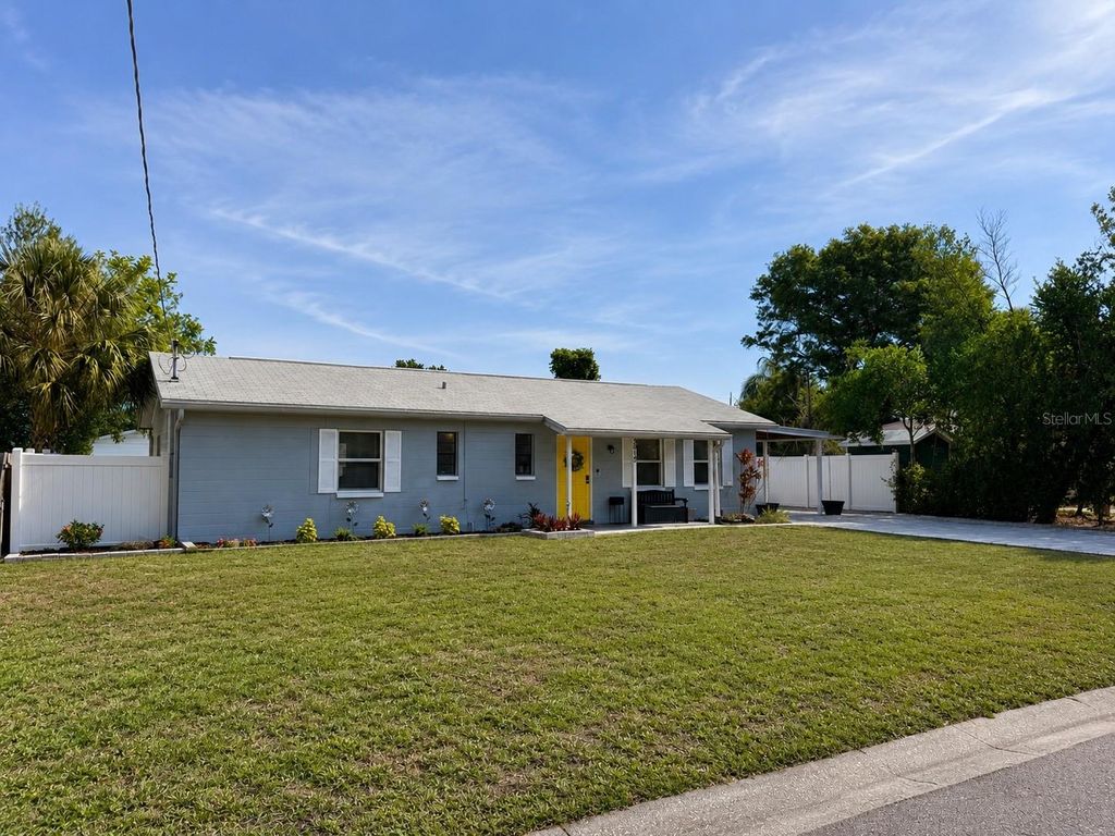 Photo of 3913 W Leila Avenue, Tampa, FL 33616 (MLS # TB8507077)
