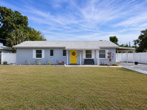 Photo of 3913 W Leila Avenue, Tampa, FL 33616 (MLS # TB8507077)