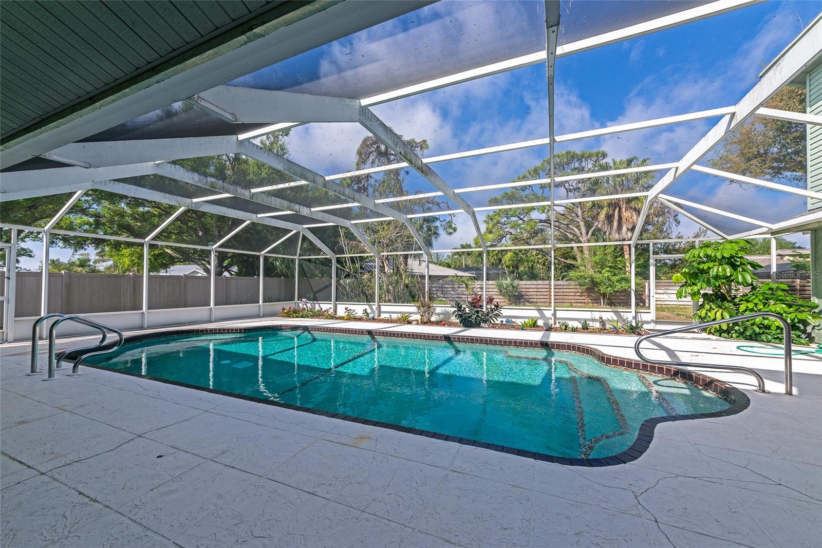 RIVERVIEW PINES - Residential