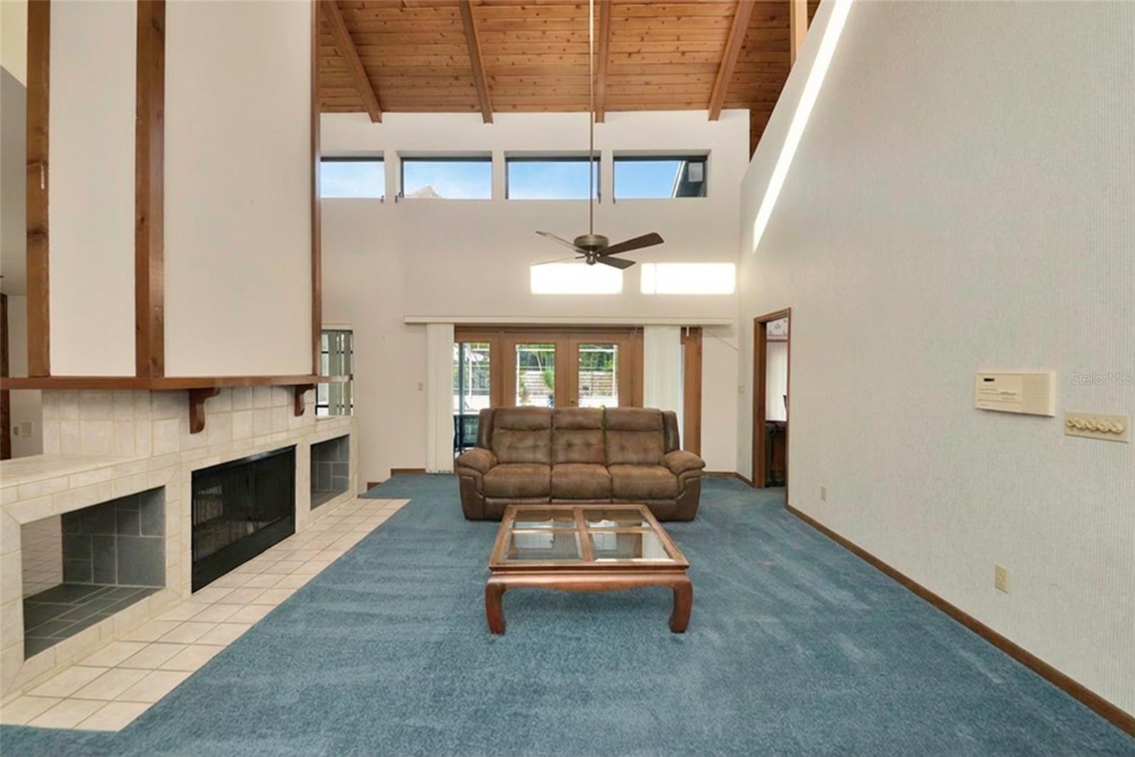 1316 RIVERVIEW CIRCLE