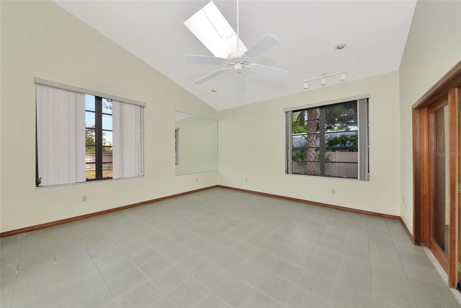 RIVERVIEW PINES - Residential