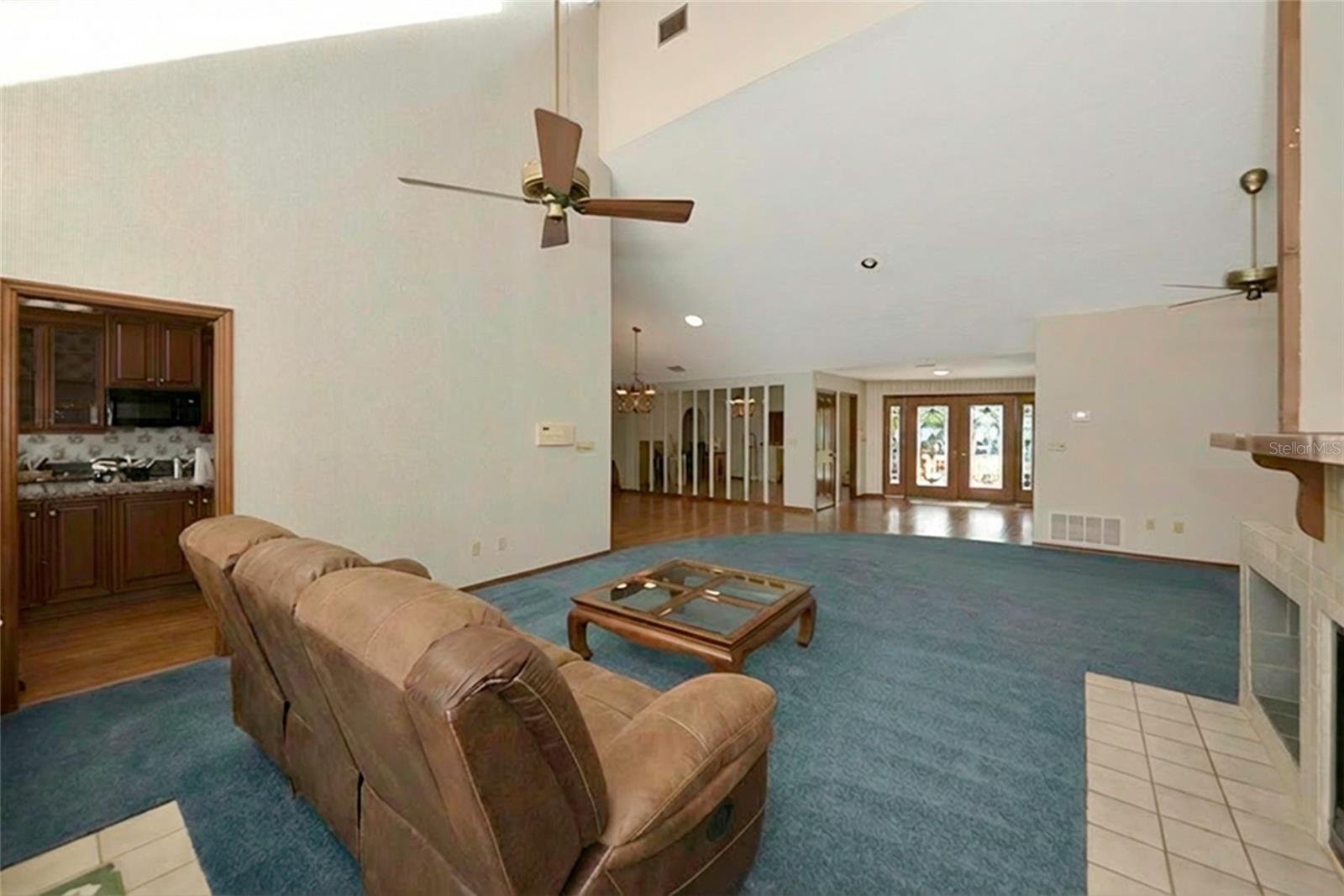 1316 RIVERVIEW CIRCLE