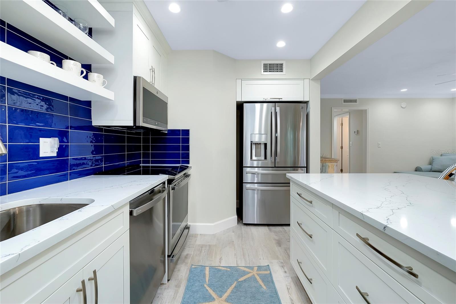 141 AVENIDA MESSINA 4