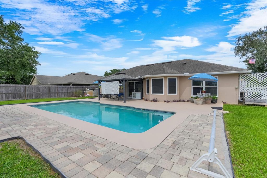 Photo of 923 Hatteras Avenue, Minneola, FL 34715 (MLS # G5113436)