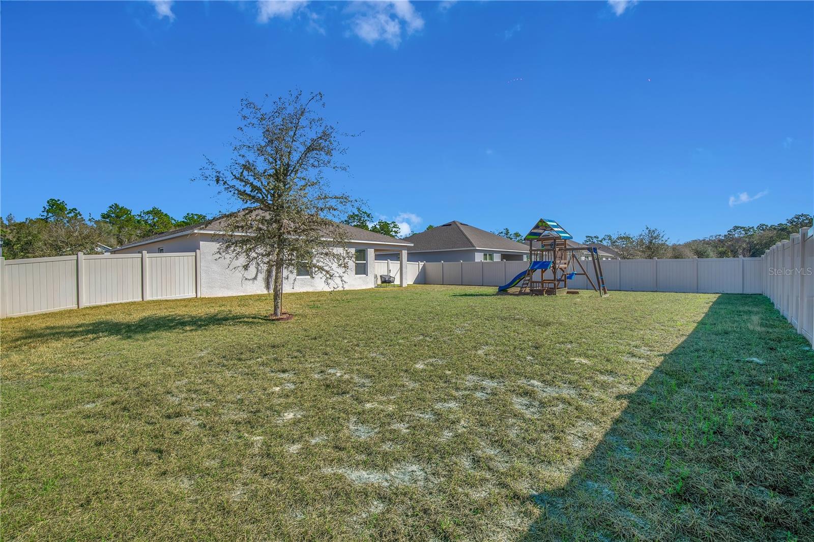 HUNTINGTON DOWNS - Residential