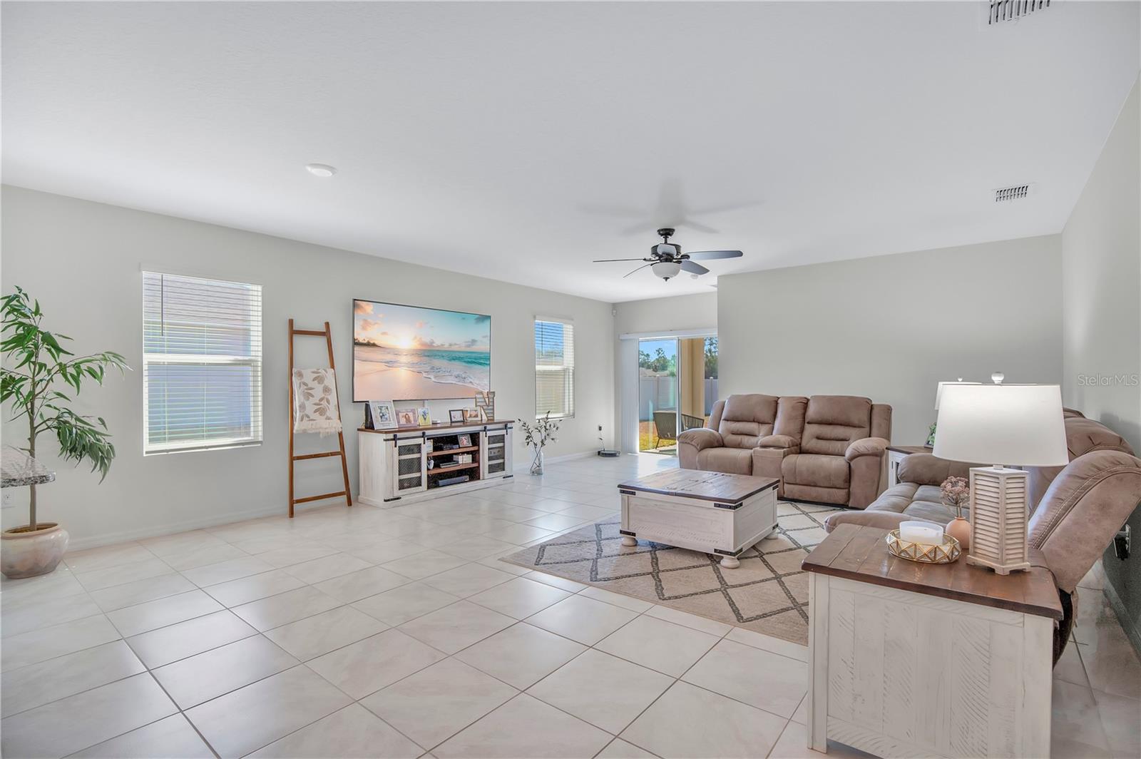 HUNTINGTON DOWNS - Residential