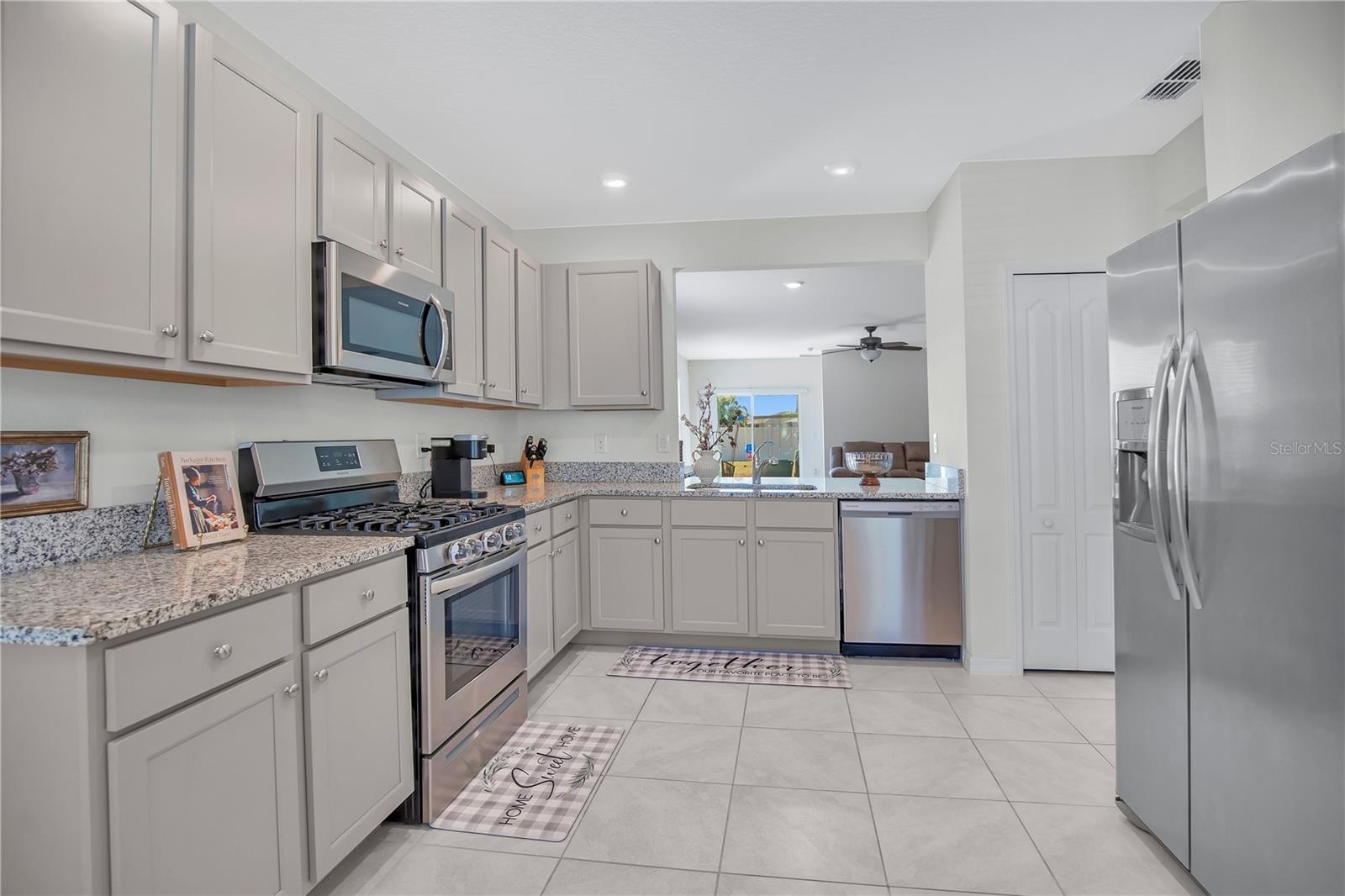 HUNTINGTON DOWNS - Residential