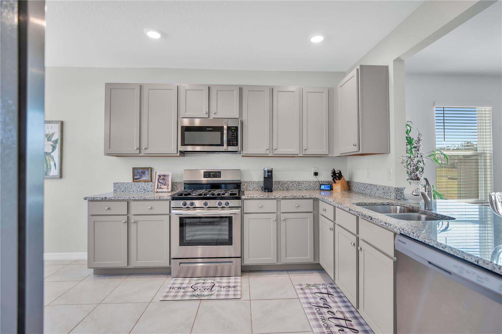 HUNTINGTON DOWNS - Residential