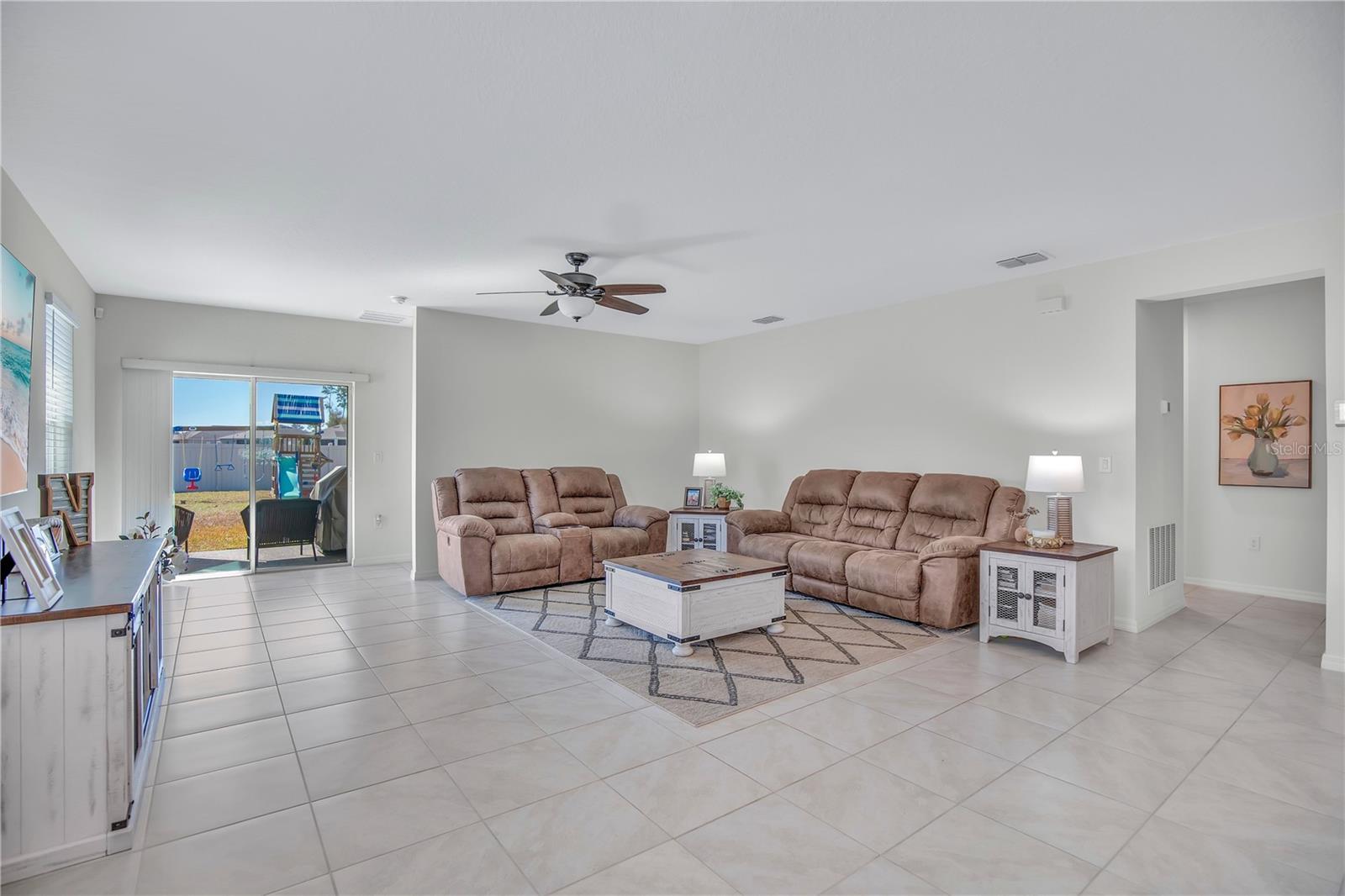 HUNTINGTON DOWNS - Residential