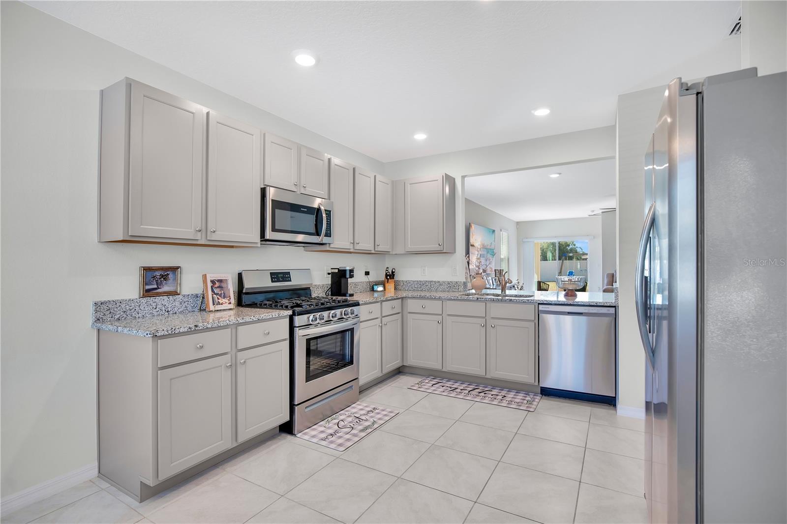 HUNTINGTON DOWNS - Residential