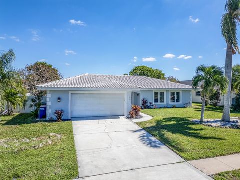 Photo of 725 Snug Island, Clearwater Beach, FL 33767 (MLS # TB8437250)