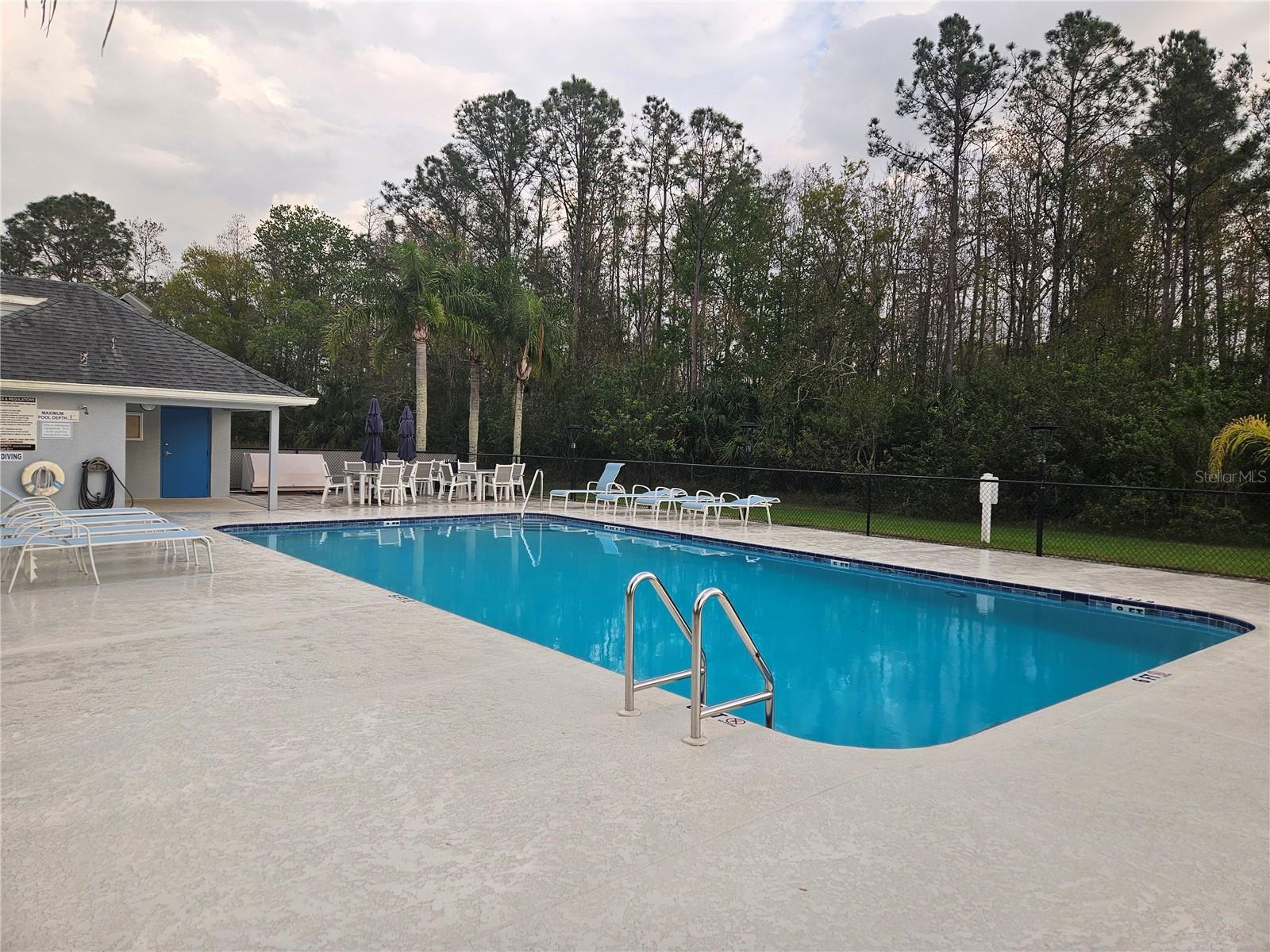 SUN KETCH TWNHMS AT CYPRESS LAKES - Residential