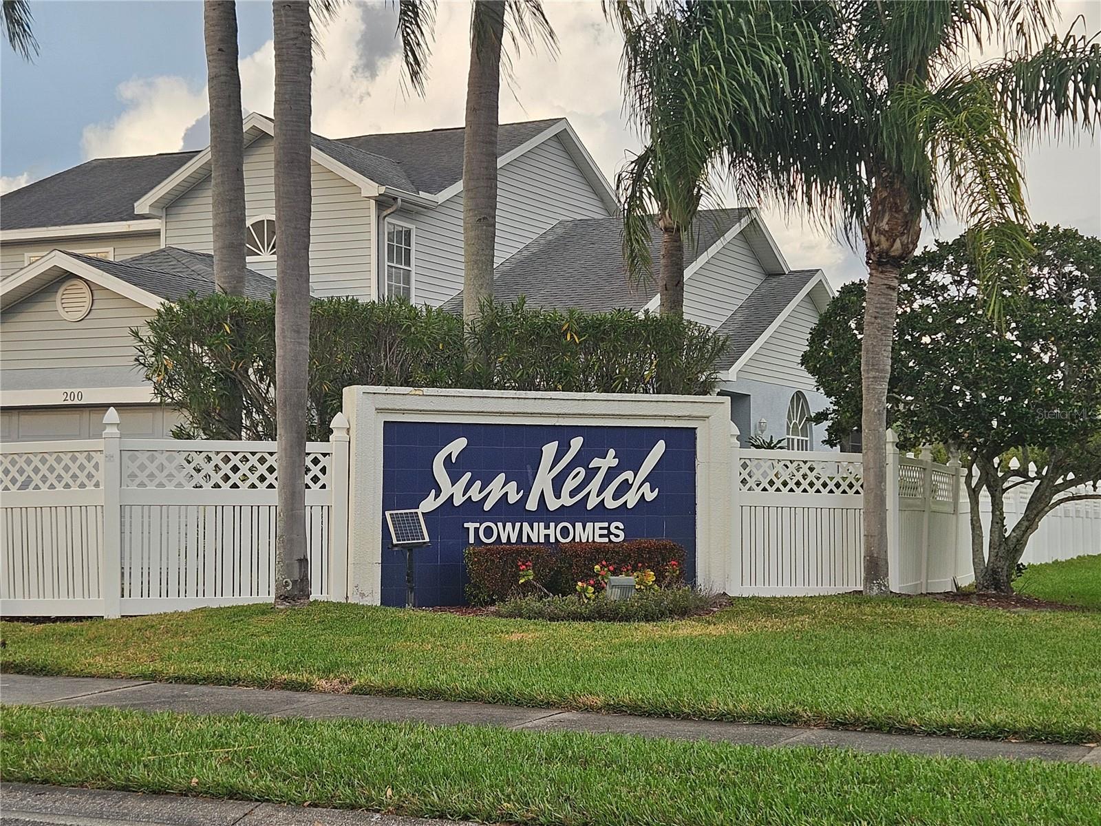 SUN KETCH TWNHMS AT CYPRESS LAKES - Residential