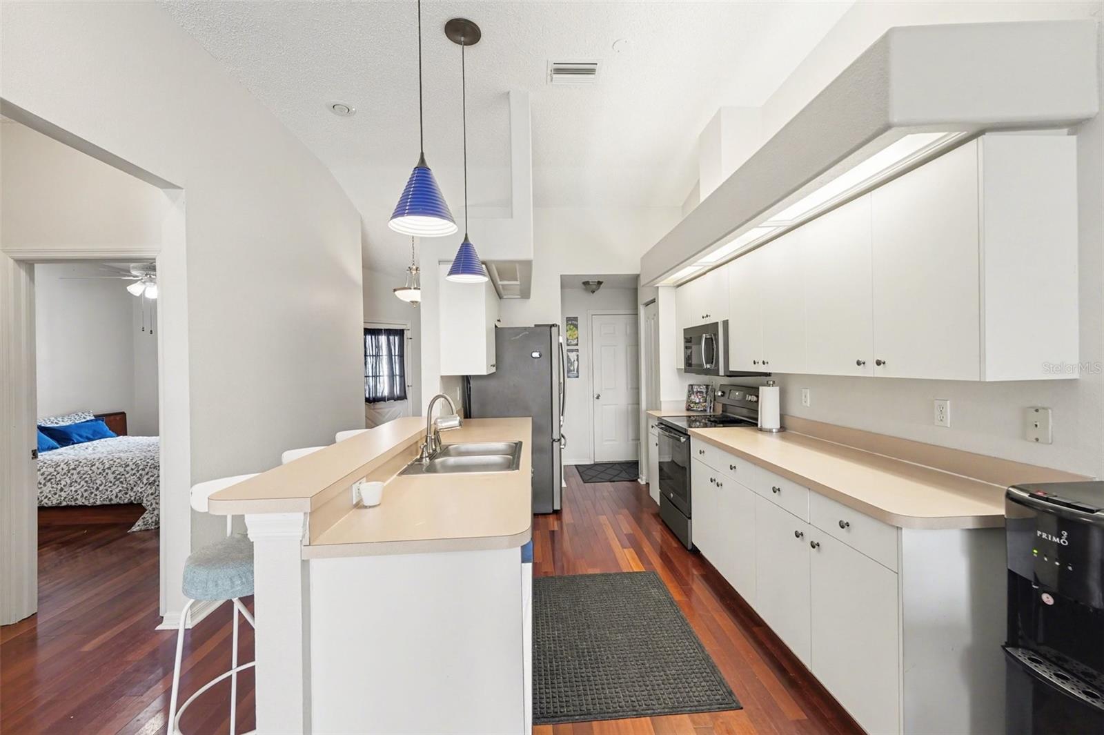 SUN KETCH TWNHMS AT CYPRESS LAKES - Residential