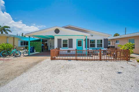 Photo of 305 15th Avenue, Indian Rocks Beach, FL 33785 (MLS # TB8524075)