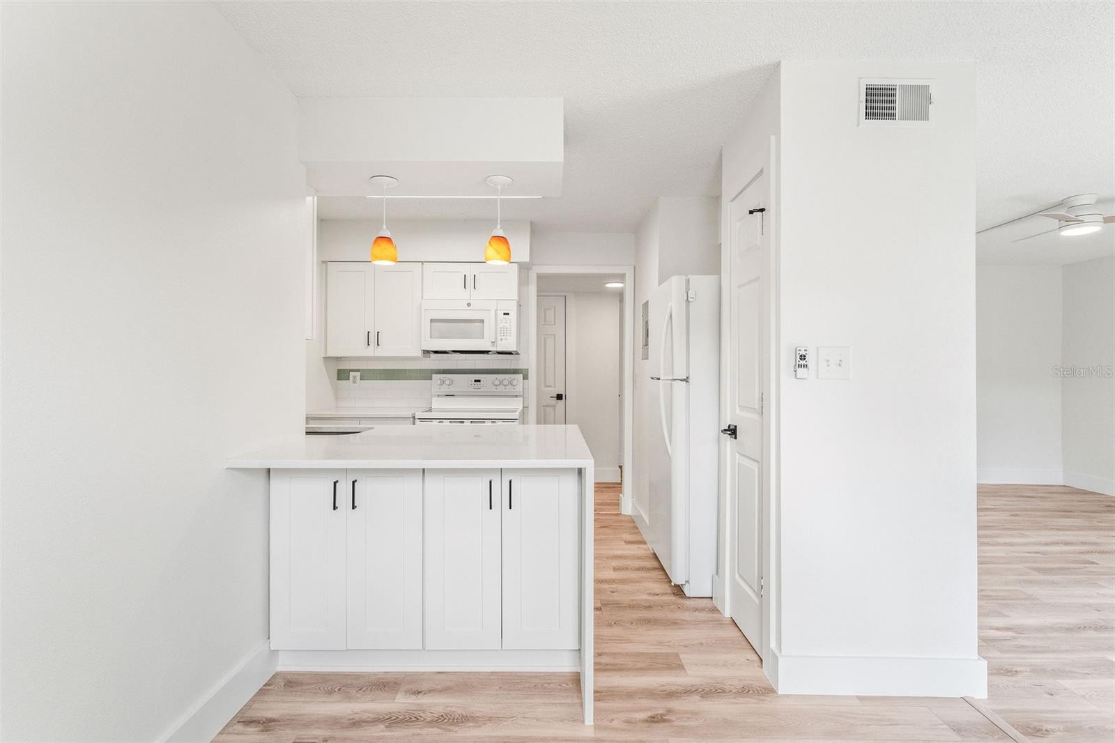 FOUR SEASONS CONDO - Residential Lease