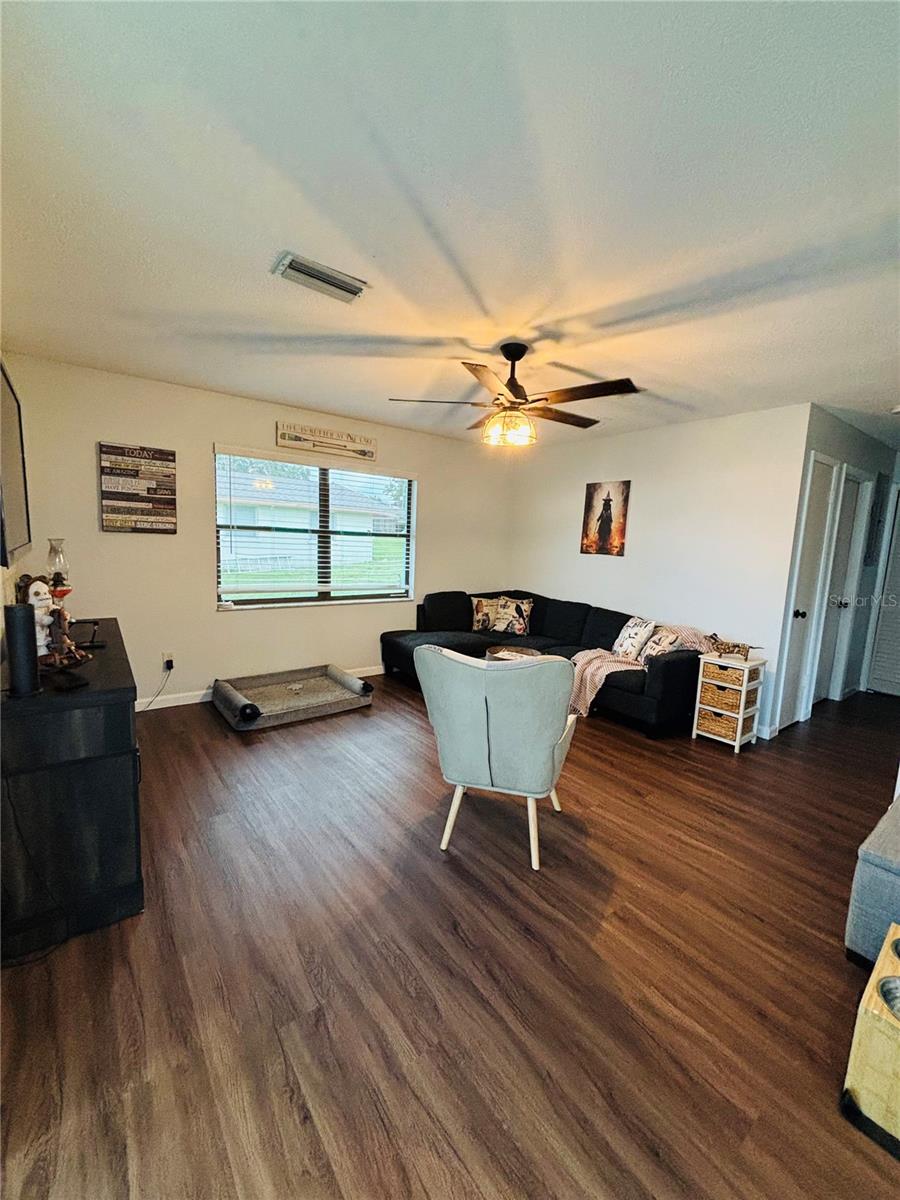 THE VILLAS AT EATONS BEACH - Residential