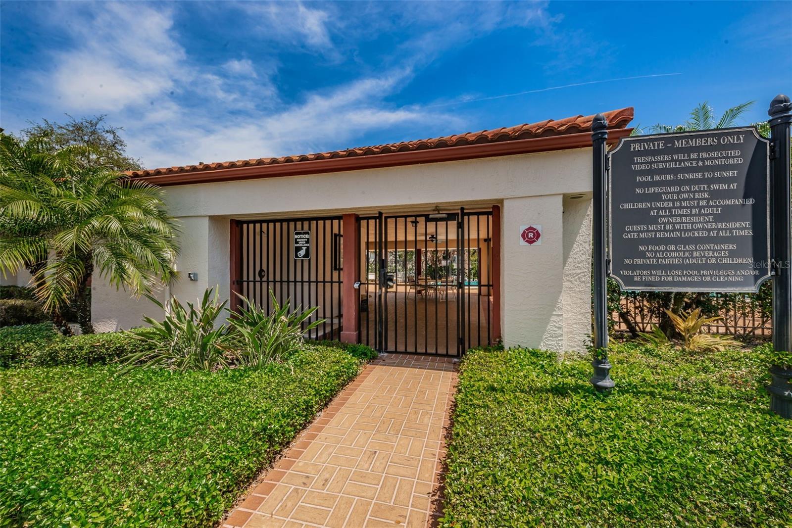 ST TROPEZ CONDO - Residential