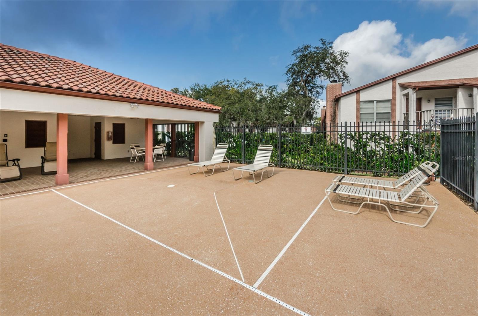 ST TROPEZ CONDO - Residential