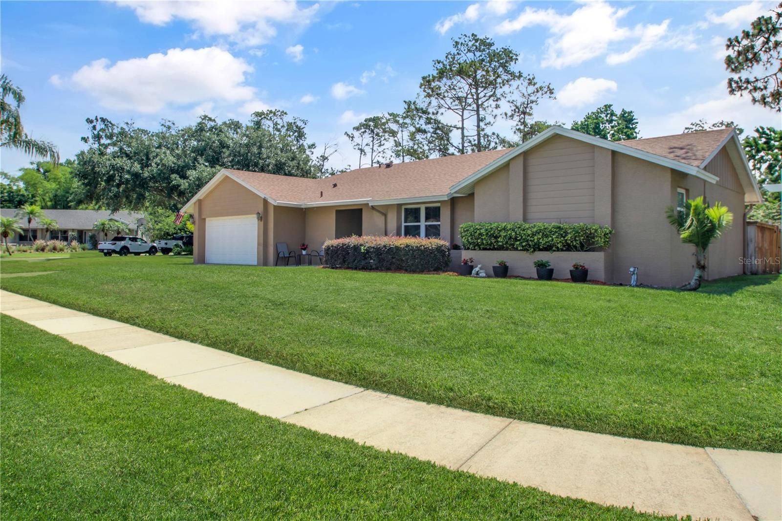 4833 PALM TREE COURT