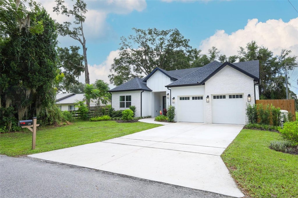 Photo of 175 Pine Street, Geneva, FL 32732 (MLS # O6444180)