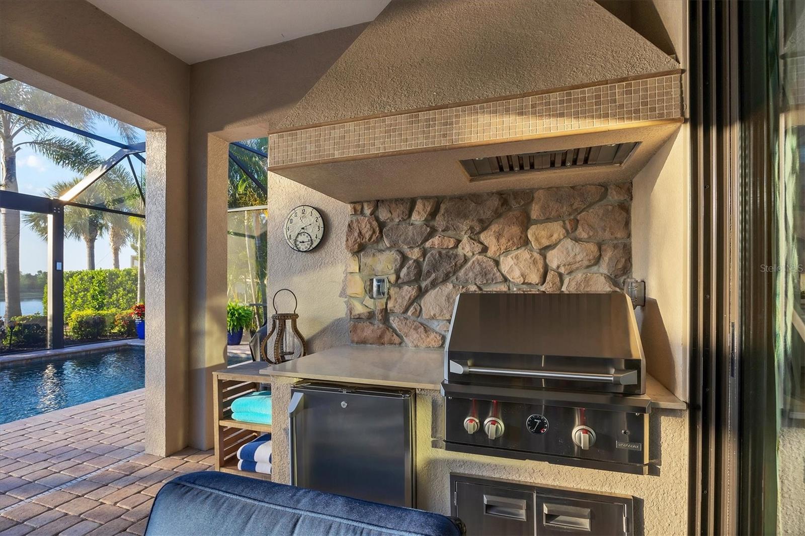 COUNTRY CLUB EAST AT LAKEWD RNCH VV2 - Residential