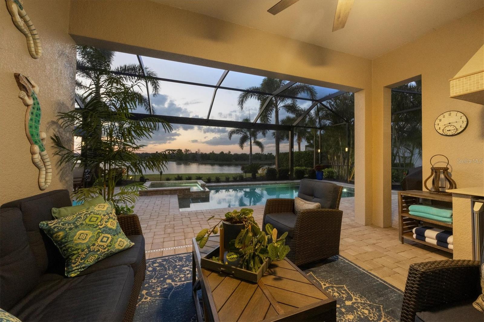 COUNTRY CLUB EAST AT LAKEWD RNCH VV2 - Residential