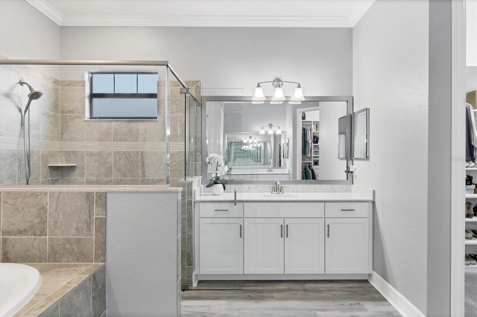 COUNTRY CLUB EAST AT LAKEWD RNCH VV2 - Residential