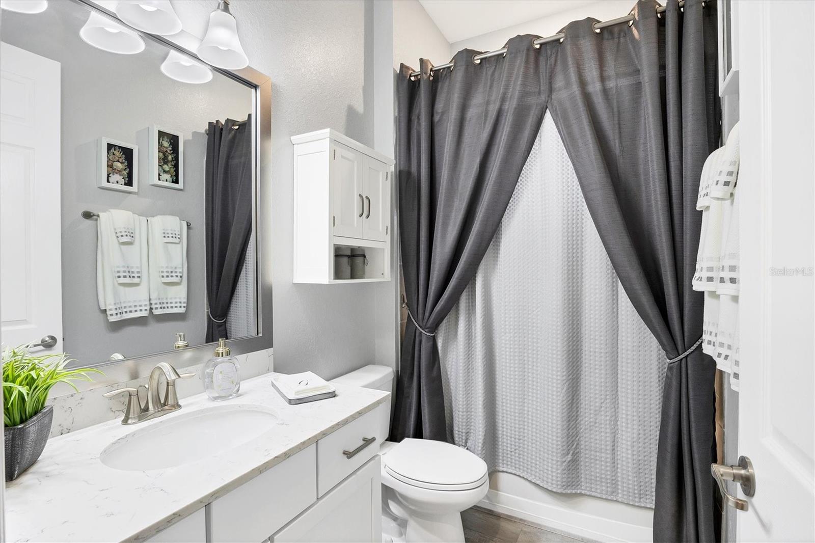 COUNTRY CLUB EAST AT LAKEWD RNCH VV2 - Residential