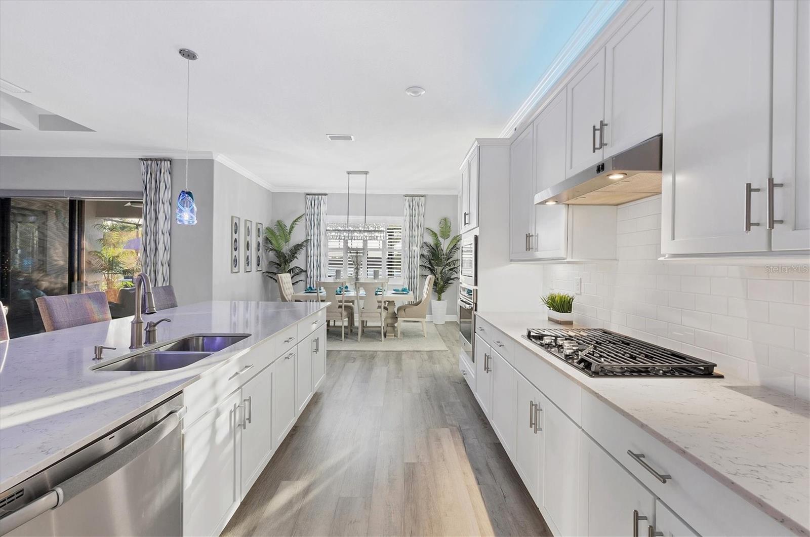 COUNTRY CLUB EAST AT LAKEWD RNCH VV2 - Residential