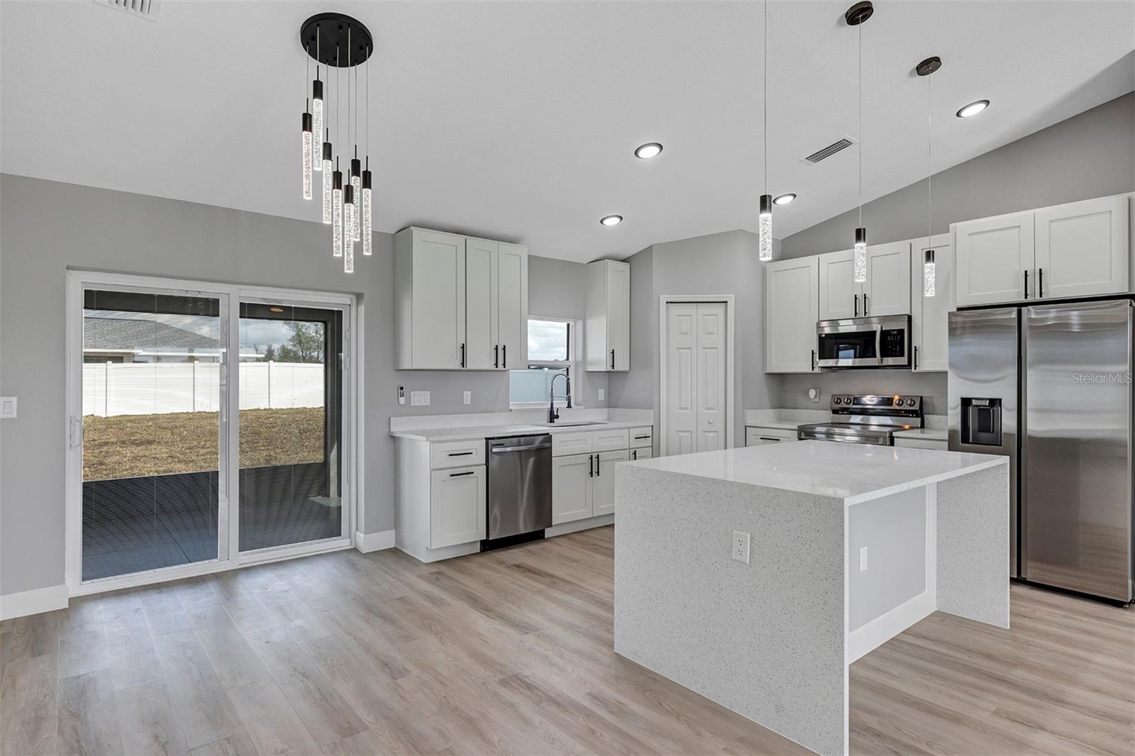 BELLEVIEW HEIGHTS ESTATES UNIT 3 - Residential