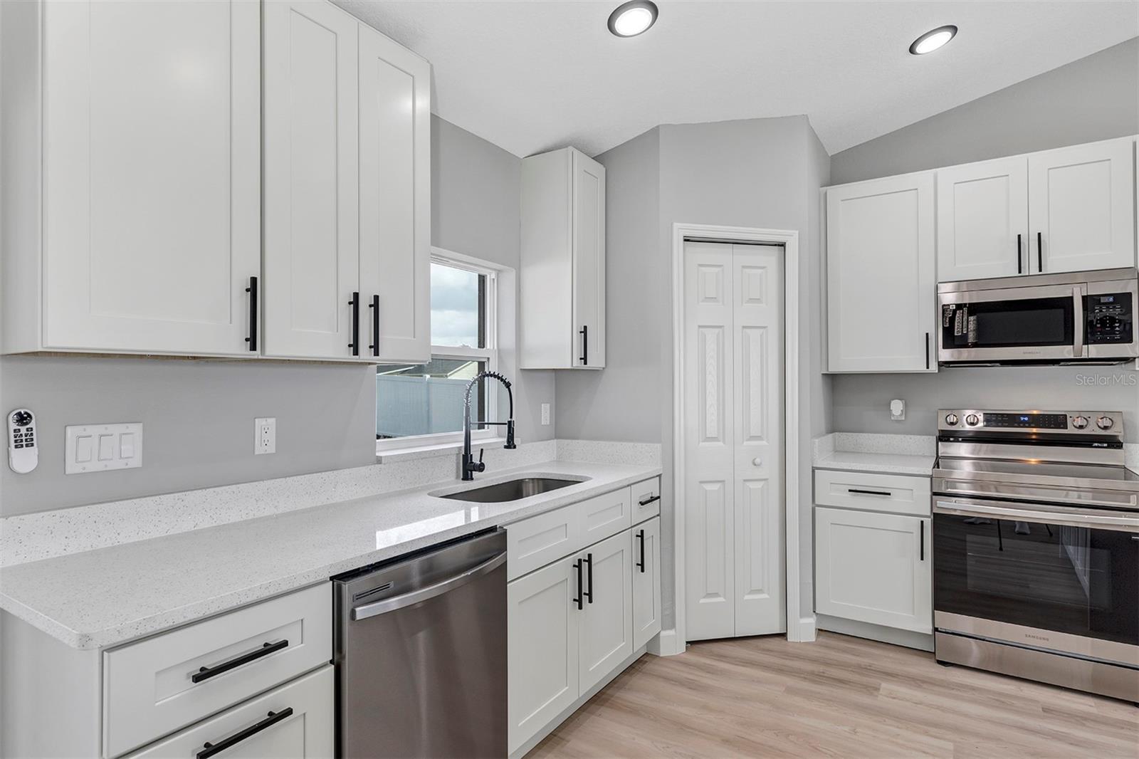 BELLEVIEW HEIGHTS ESTATES UNIT 3 - Residential