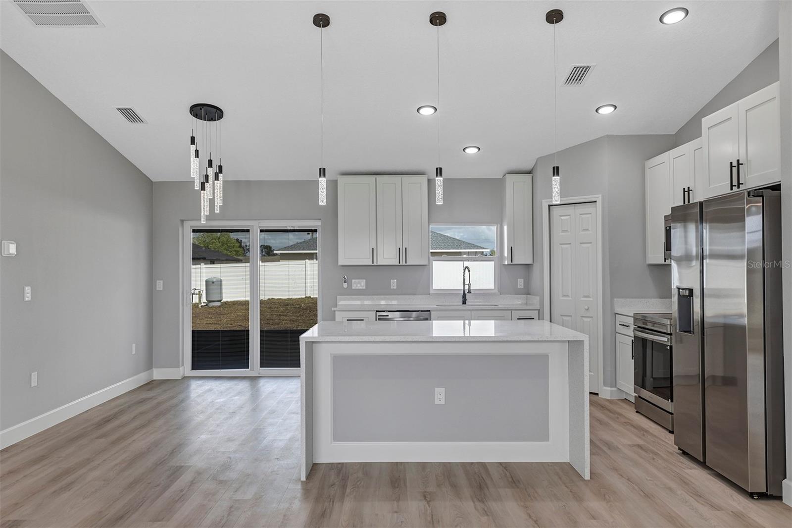 BELLEVIEW HEIGHTS ESTATES UNIT 3 - Residential