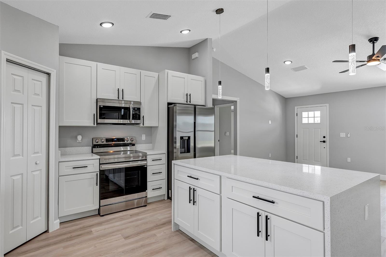 BELLEVIEW HEIGHTS ESTATES UNIT 3 - Residential